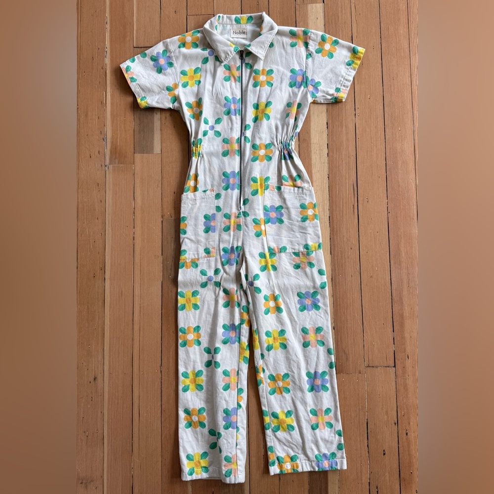 Noble Floral Short-Sleeve Jumpsuit - Prairie motif